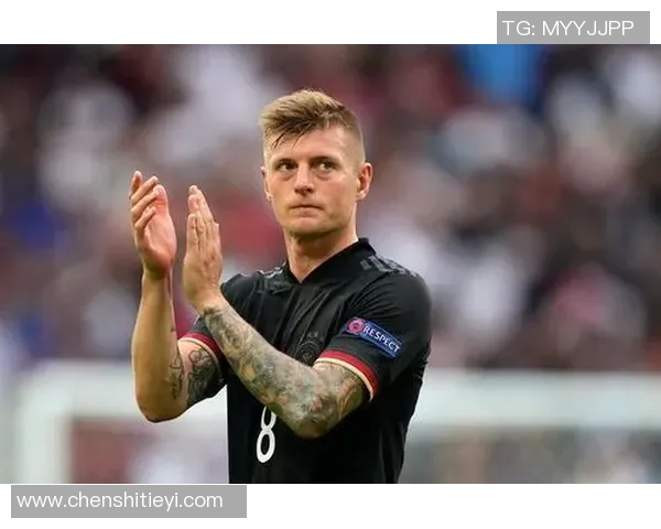 皇马更衣室氛围引关注！托尼·克罗斯直言维尼修斯情绪管理问题成隐患